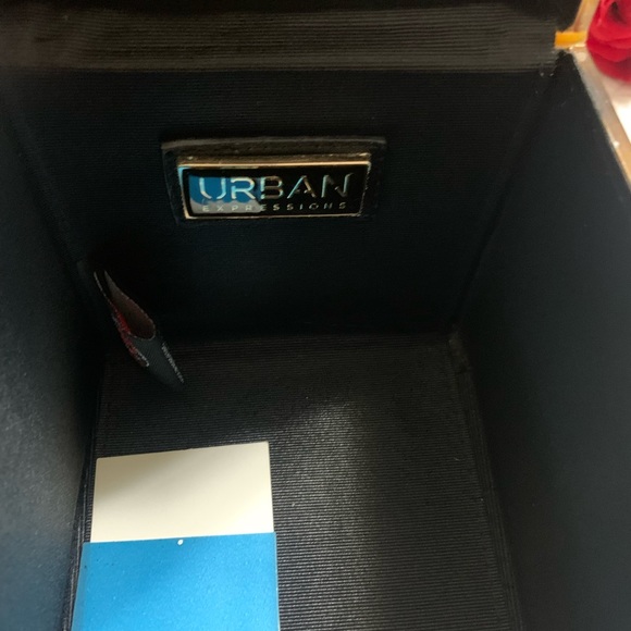 FREE GIFT - Follow me @TLGene - Picture 7 of 11